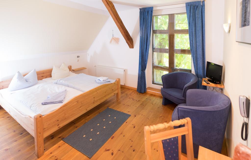 Landhotel Markthof Satemin Wustrow  Δωμάτιο φωτογραφία